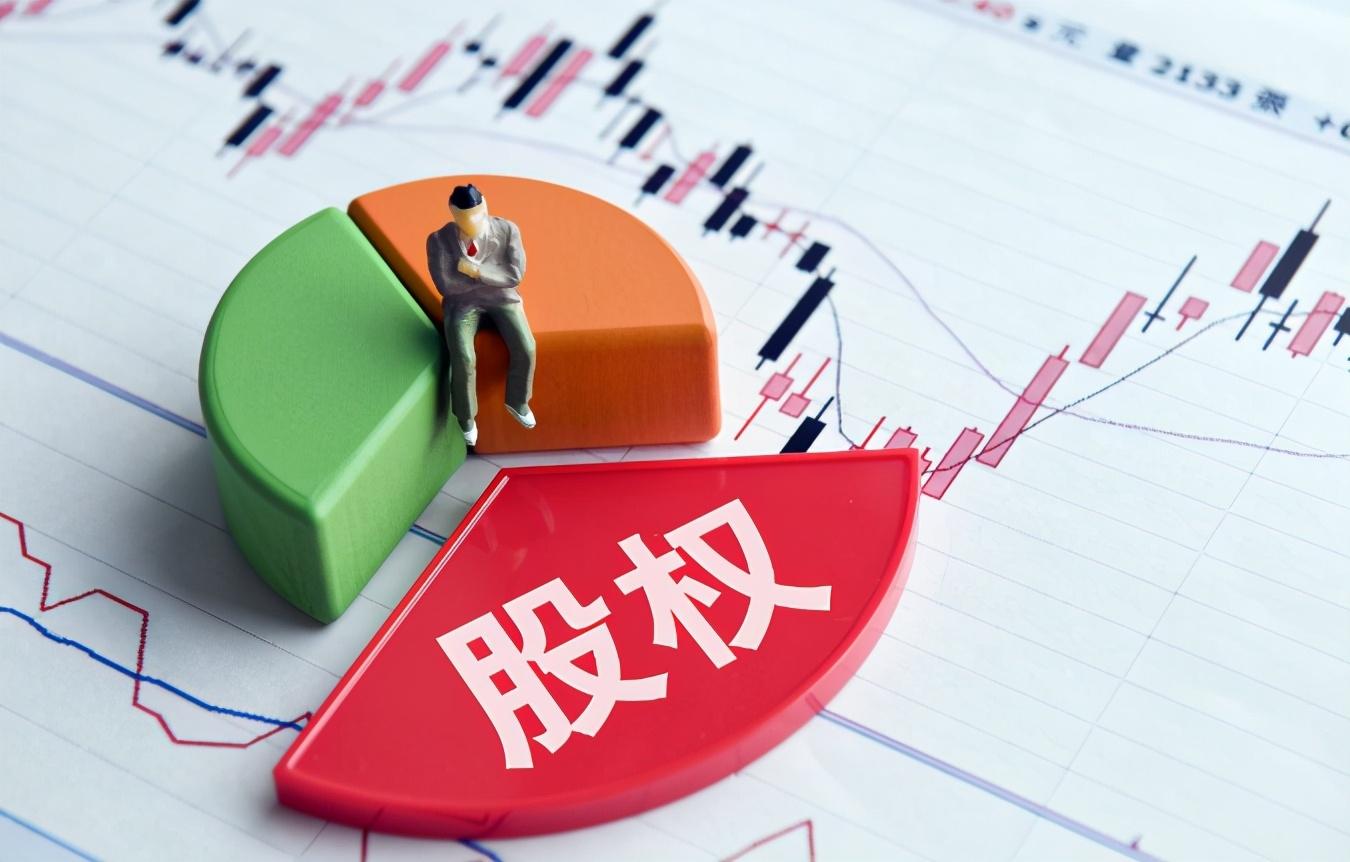 直系親屬股權轉讓定價陷阱：0元還是1元？選錯多繳稅上百萬！